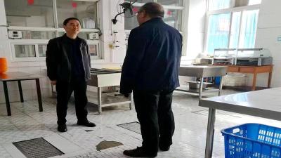 【食品安全专栏】县人大常委会调研学校食品安全工作