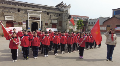 房县开展未成年人2023年“传承红色基因 清明祭英烈”主题教育实践活动