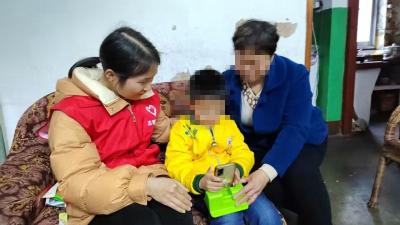 城关镇中心幼儿园：爱心妈妈走进62个家庭