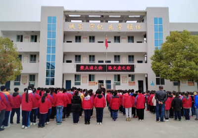 白鹤镇长龙小学：开展“聚点滴之俭  添光盘之彩”宣传教育活动