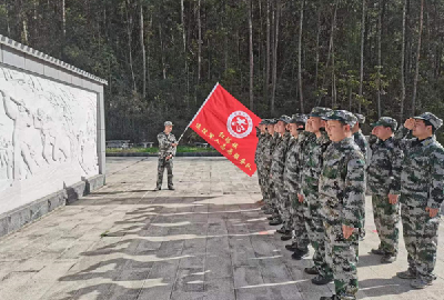 红塔镇：老兵志愿服务队开展清明祭扫活动