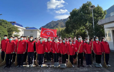 尹吉甫学校：践行雷锋精神  弘扬文明新风
