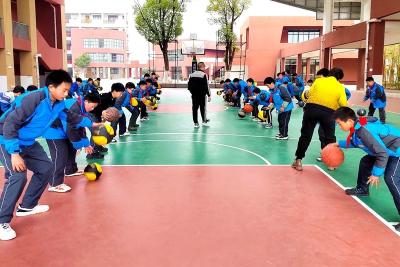 房县思源实验学校：多彩社团显纷呈 践行“双减”促成长