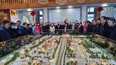 省委党校主体班学员一行来我县开展现场教学