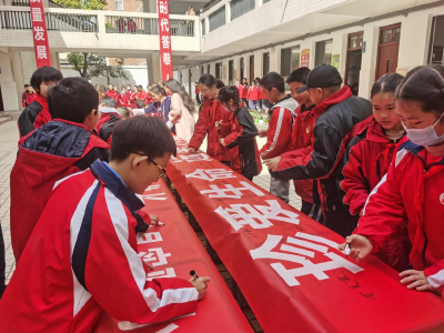 珍爱生命  预防溺水——房县实验小学开展防溺水教育活动