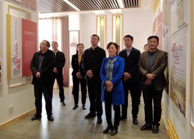 保康县委常委、宣传部长胡志芳一行来房考察