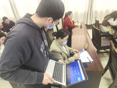 直达快享+免申即享 房县为 320 家企业开展亲清在线平台操作培训