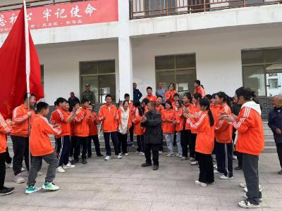 窑淮学校走进福利院开展志愿服务