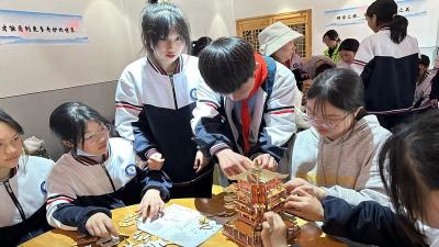 房县城关一中：开展研学旅行实践活动
