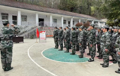 点出“精气神”验出“真担当” 万峪河乡组织民兵点验大会