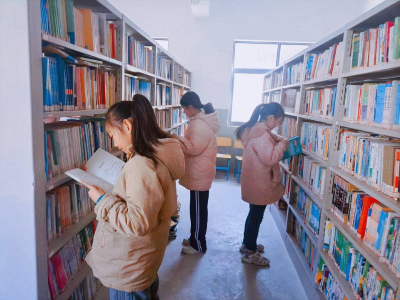 窑淮学校开展读书活动