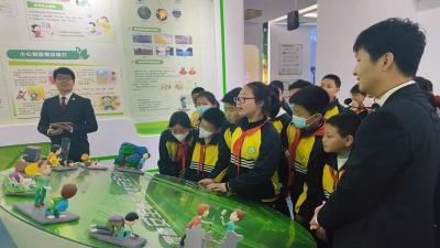 房县东城小学：走进法治教育基地 开启学法新体验