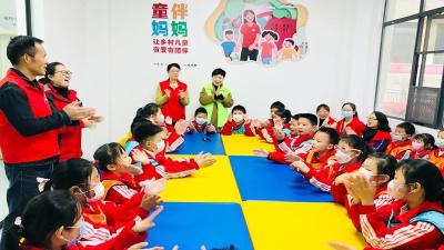 情牵留守爱暖童心——房县东城小学开展关爱留守儿童活动