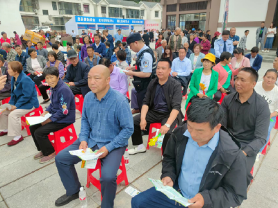 姚坪乡:“平安法治”课堂走进茶旅文化节