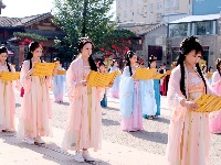 房县：举行汉服诗经诵读活动