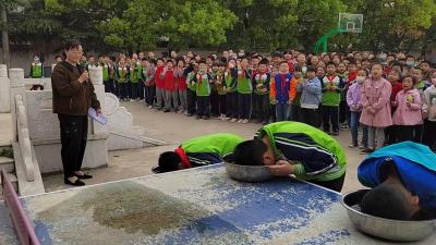 城关镇桃园小学开展防溺水专题教育暨安全演练活动