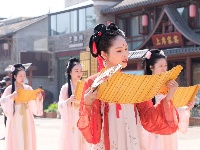 房县：举行汉服诗经诵读活动