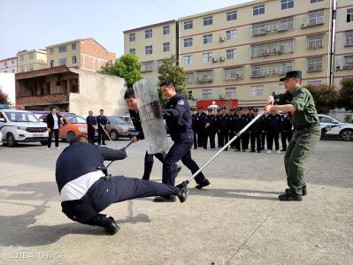  大木派出所：深化警务培训 提升辅警素质
