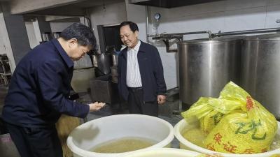 【食品安全专栏】房县教育局深入供餐企业和部分学校检查食品安全生产