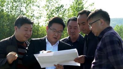 谢晓鸣调研循环经济产业园扩建和用地保障工作