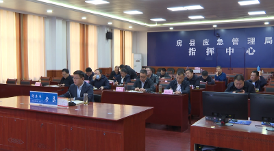 谢晓鸣视频调度各乡镇应对强降雨防范工作