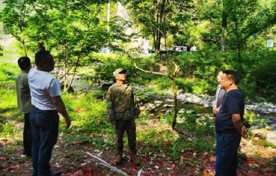 何庆国到回龙乡开展巡林工作