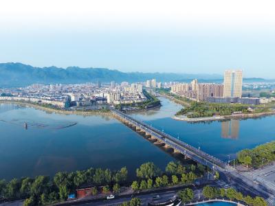 房縣：按下服務質效“快捷鍵” 跑出便民利企“加速度”