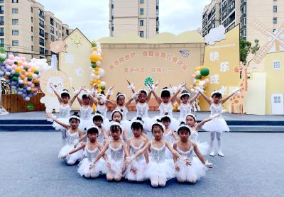 房县乐森儿童之家举行“喜迎开园 玩转六一”活动