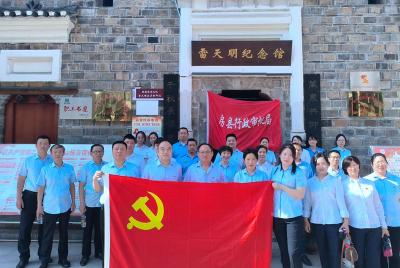 县行政审批局：追寻革命精神 提升能力作风