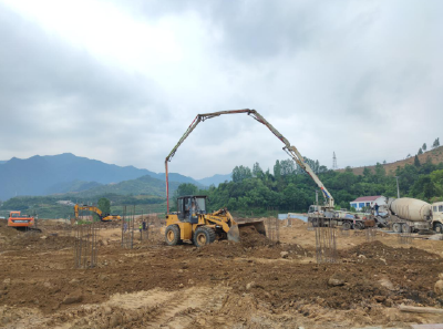 青峰镇：纺织产业园项目建设快速推进