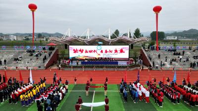 房县举办2023年第十四届中学生田径运动会