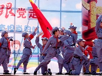 房县实验小学举办“童心向党 唱响新时代”第25届春蕾艺术节暨优秀学生表彰活动