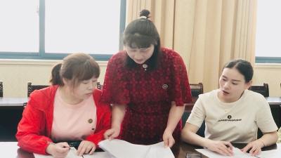 探寻美丽校园寻找最美人物——房县东城小学开展人物传记评选活动
