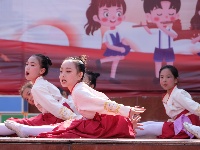 房县实验小学举办“童心向党 唱响新时代”第25届春蕾艺术节暨优秀学生表彰活动