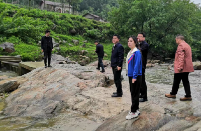 马兰起检查指导防汛抗旱工作