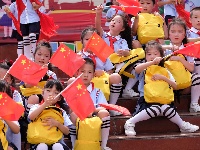 房县实验小学举办“童心向党 唱响新时代”第25届春蕾艺术节暨优秀学生表彰活动