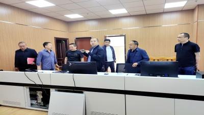 市考试院到县一中考点检查高考准备工作