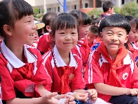 房县实验小学举办“童心向党 唱响新时代”第25届春蕾艺术节暨优秀学生表彰活动