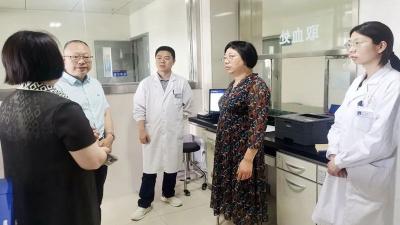 湖北省输血科质量控制中心来房县人民医院调研