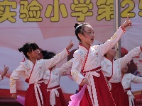 房县实验小学举办“童心向党 唱响新时代”第25届春蕾艺术节暨优秀学生表彰活动