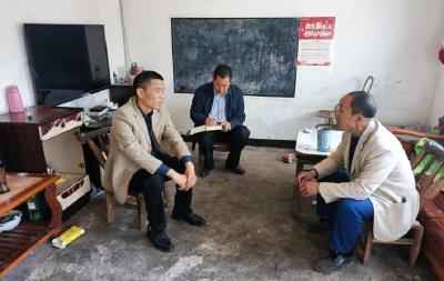 回龙乡：“三上三下” 推进“六查六促”走深走实