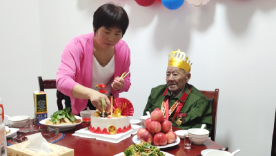 房县光荣院：为96岁抗美援朝老兵许大和庆祝生日
