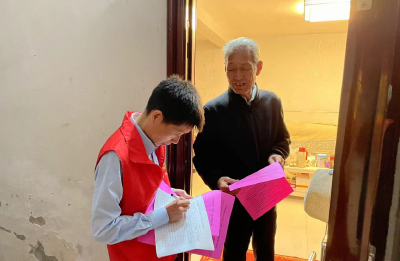 房县医疗保障局：志愿服务“零距离” 守牢群众“钱袋子”