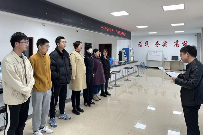 尹吉甫镇：“三心”服务 打造便民平台
