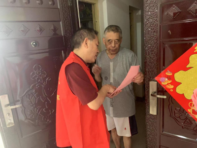 房县总工会：敲门行动筑防线 反诈宣传送到家