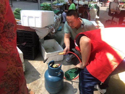 房县城管：开展农贸市场消防安全检查