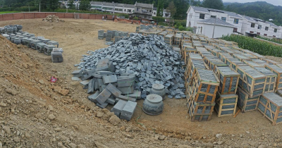 县城投公司：送“石”下乡  助力村庄建设再焕新颜