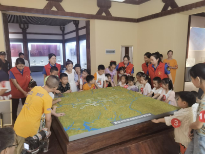 房县城管：开展“童心向党 ”博物馆研学教育活动