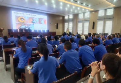 房县城管：防患未“燃” 守护平安    