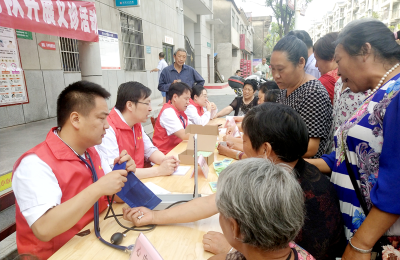 房县人民医院：“服务基层 共创美好”义诊进乡村